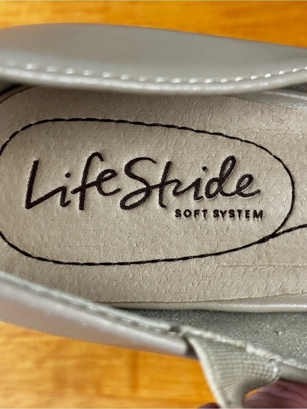 LifeStride Women's Beige Synthetic Pointed Toe Strap Pumps Slip On US 9 M